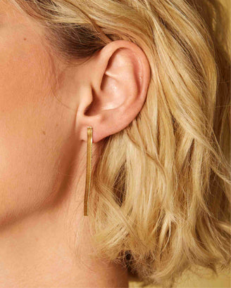 Snake Earrings Gold leftcolumn