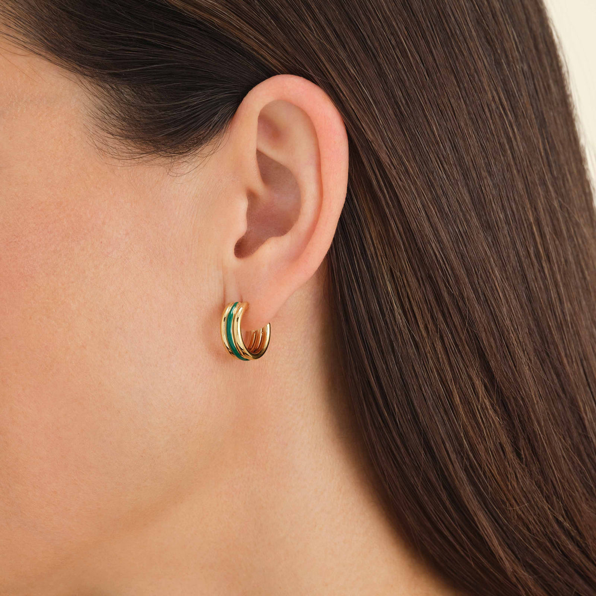 Triple Hoop Emerald leftcolumn