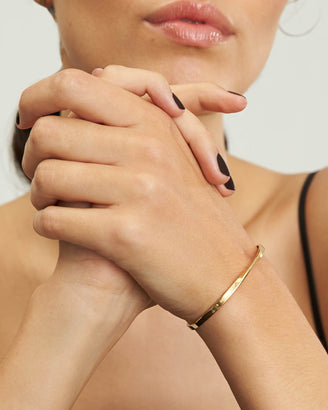 Twisted Bangle Gold leftcolumn